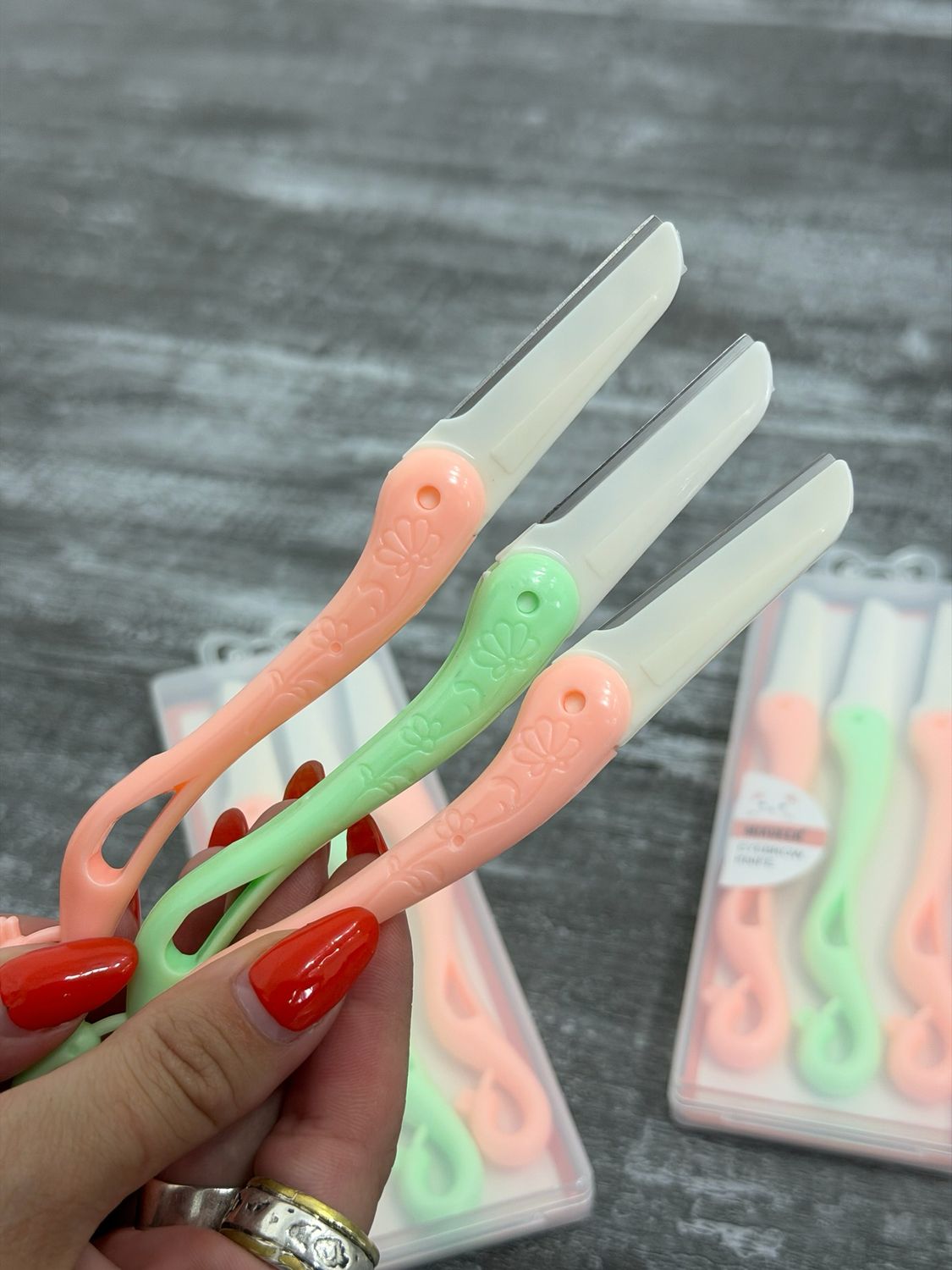 Perfilador de cejas por MAYOR ($45 c/u paquete de 6 unidades)