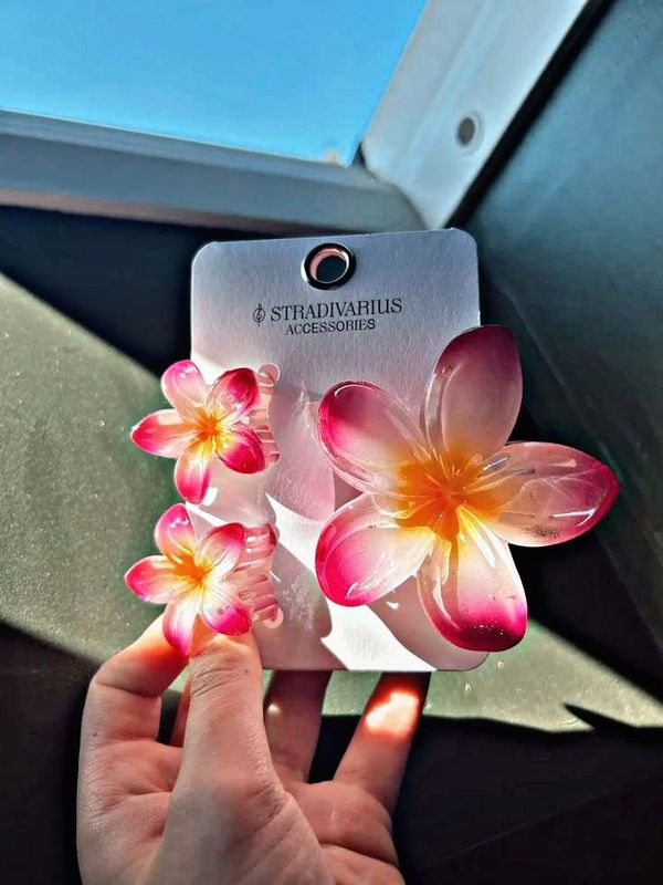 Set de 3 pinzas de flor  por MAYOR ($50 c/u paquete de 6 unidades)