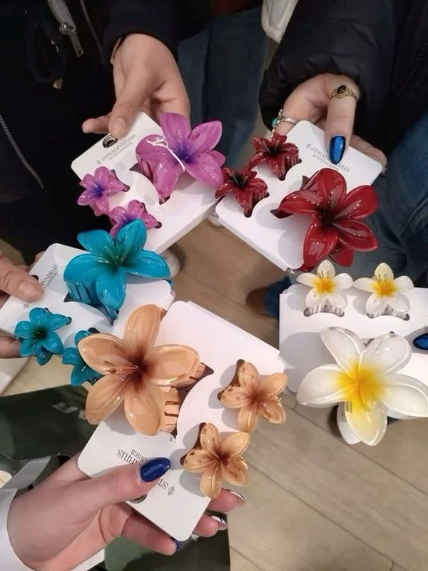 Set de 3 pinzas de flor  por MAYOR ($50 c/u paquete de 6 unidades)