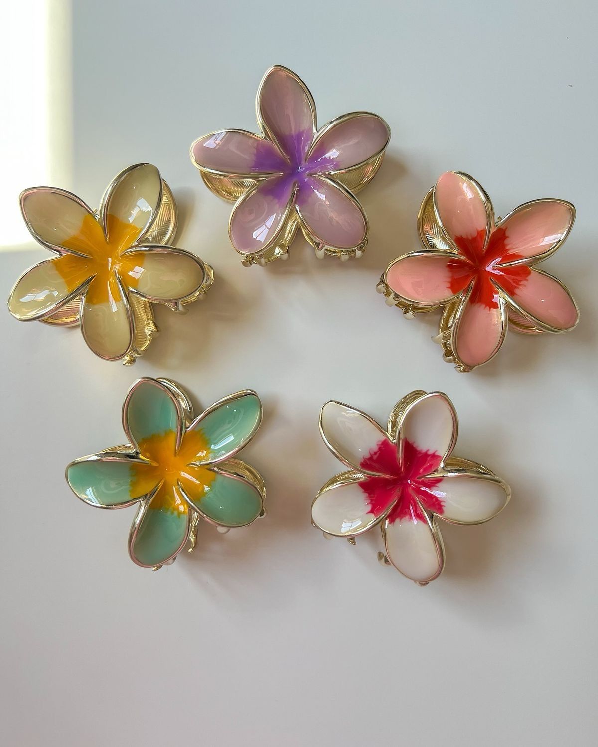 Pinza de flor hawaiana por MAYOR ($45 c/u paquete de 6 unidades)