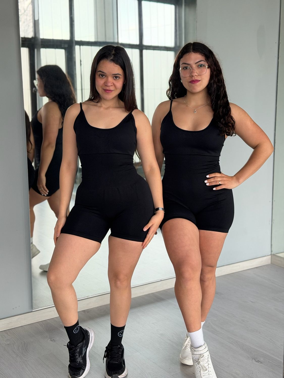 Catsuit Flex por MAYOR ($430 c/u paquete de 6 unidades)