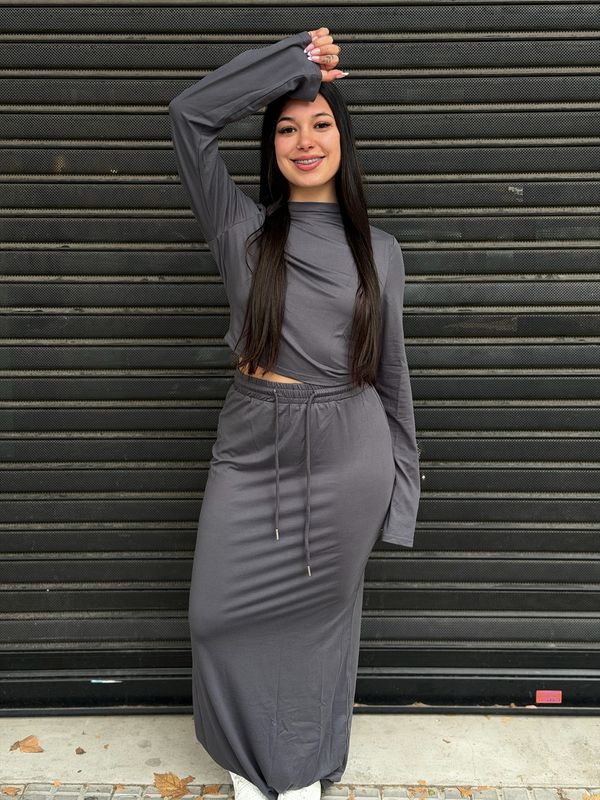 Conjunto de buzo y pollera