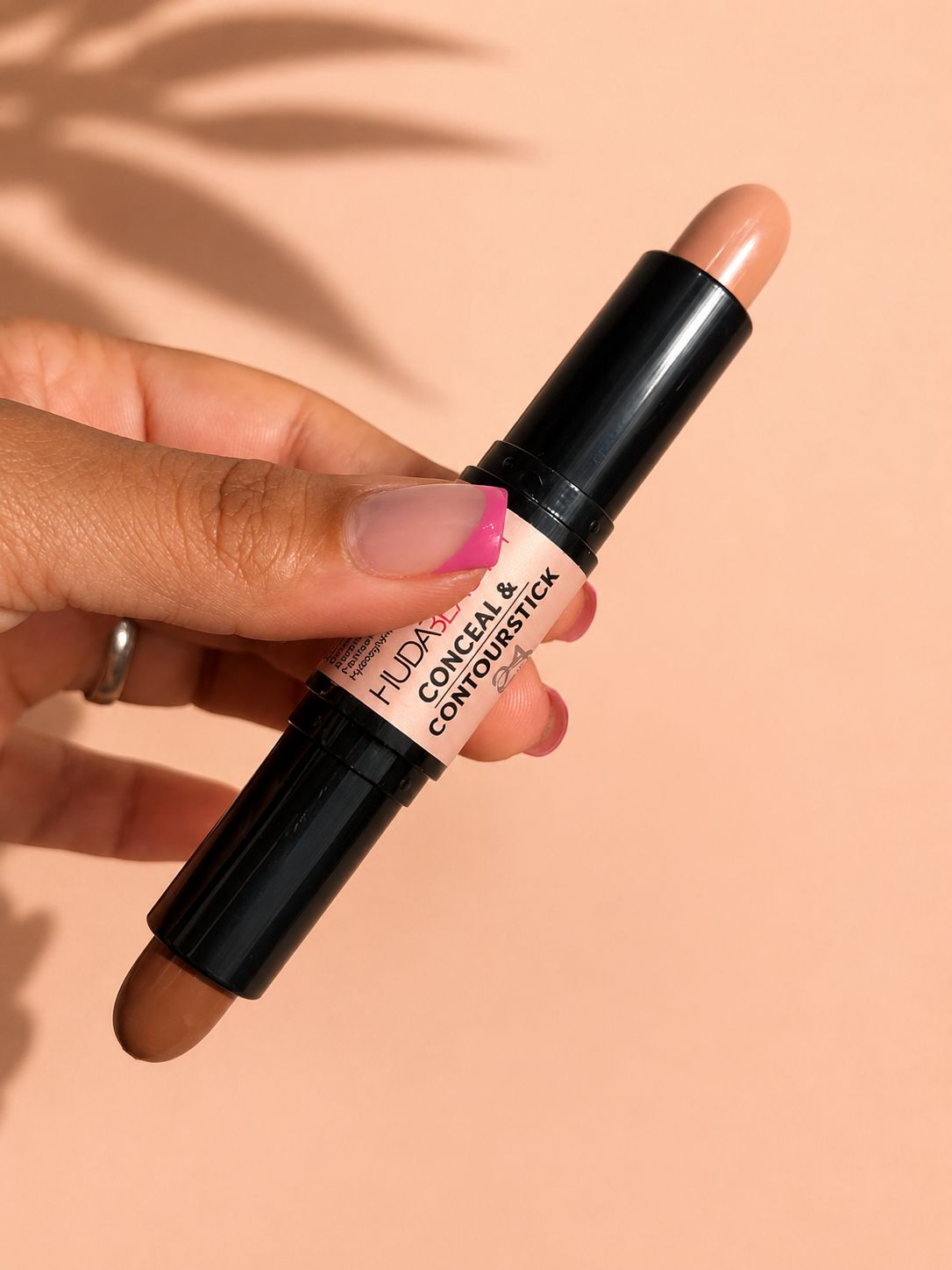 Corrector de Ojeras y Contorno