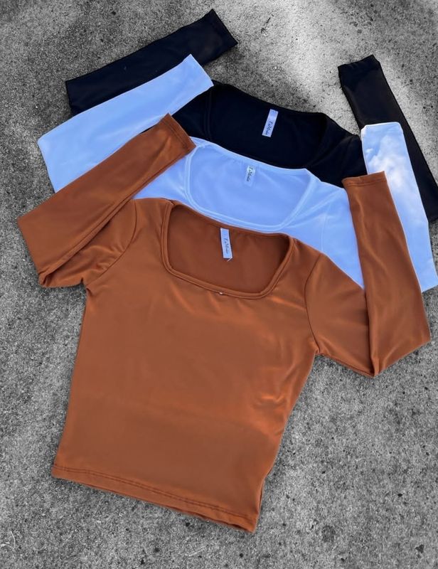 Remera Basica Escote Cuadrado