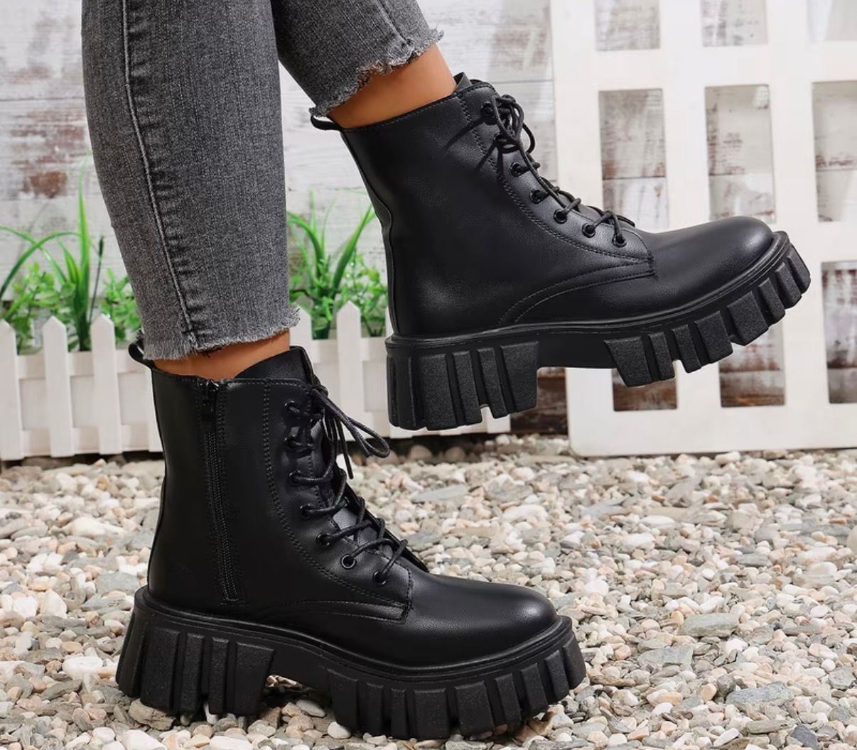 Botas borcego de ecocuero con cordones PREVENTA Hasta el 06 de abril