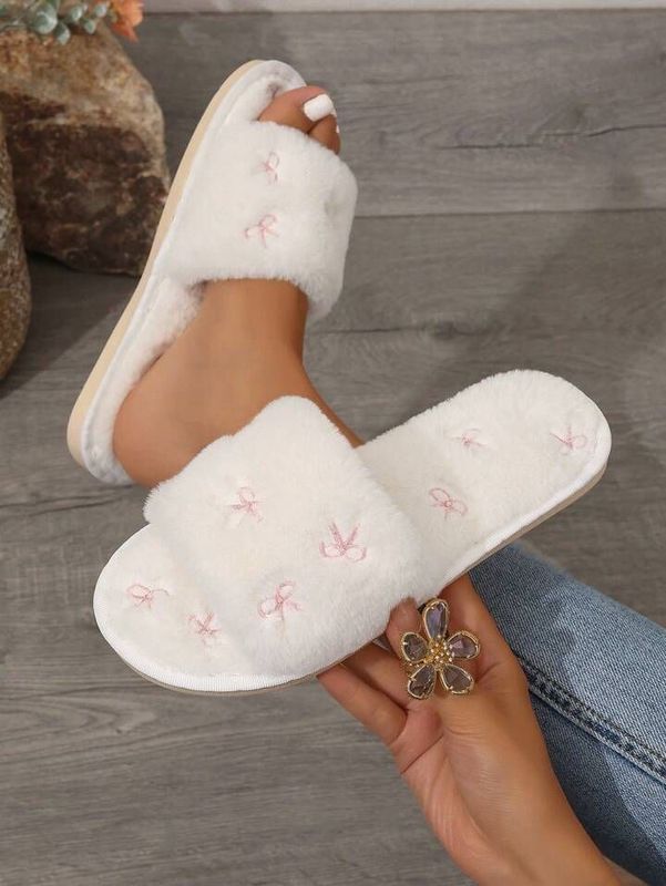 Pantuflas de peluche coquette