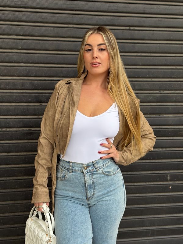 Campera cuerina con cinto
