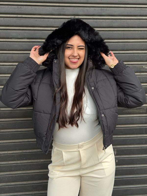 Campera Puffer Cropped con Capucha 