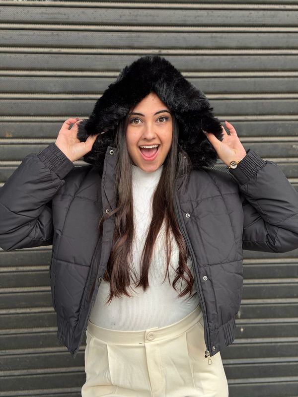 Campera Puffer Cropped con Capucha Irina