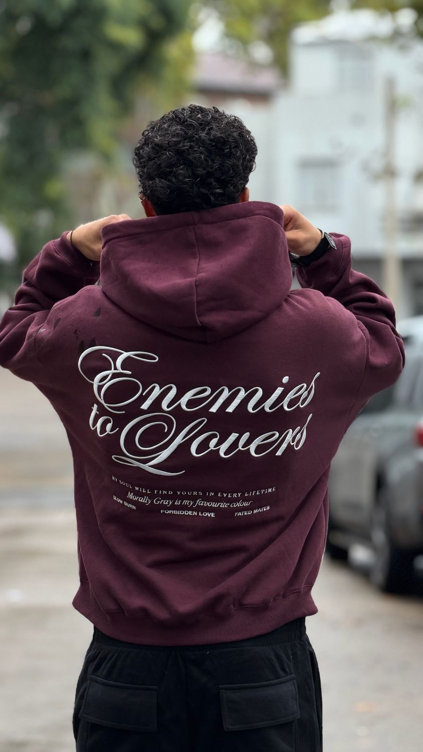 Buzo con capucha oversize estampado