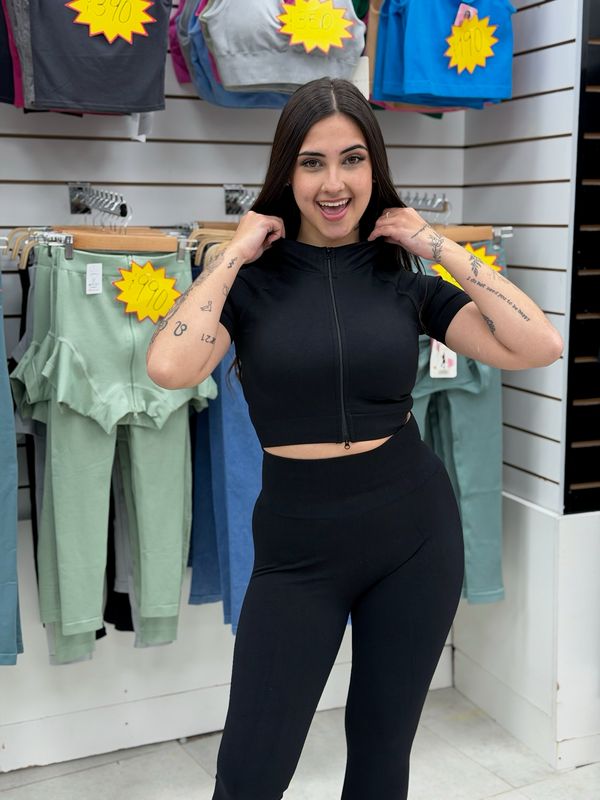 Conjunto Petra de Top y Calza con Push Up