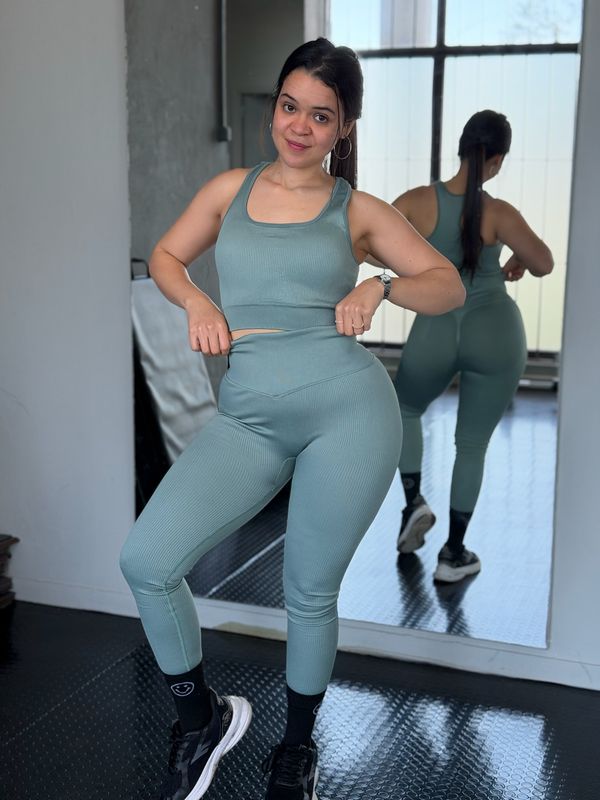 Conjunto de Top y Calza con Push Up