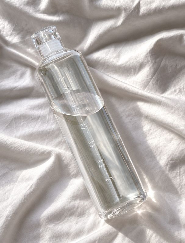 Botella de cristal con marcador de horarios de 500ml Botella de cristal con marcador de horarios de 500ml
