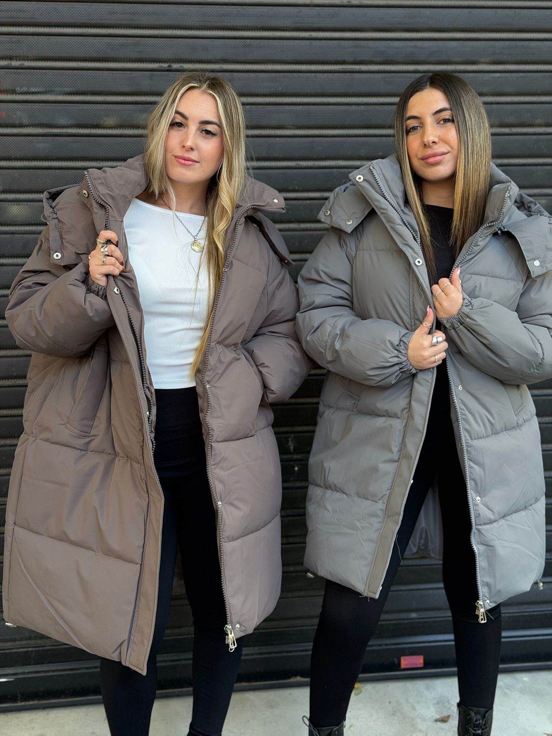 Campera con capucha larga abrigada