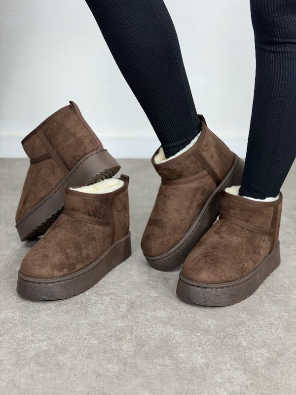 Botas Carla por mayor ($690 c/u mínimo 12 unidades)