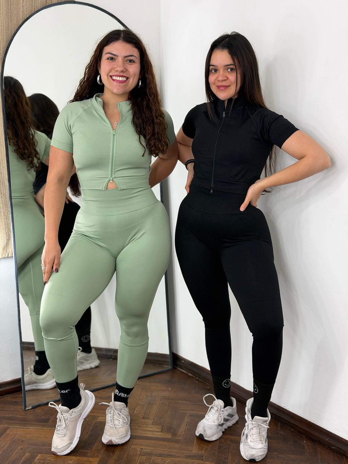 Conjunto Petra por mayor ($690 c/u mínimo pack 12 unidades surtido en talles y colores) Conjunto Petra por mayor ($690 c/u mínimo pack 12 unidades surtido en talles y colores)