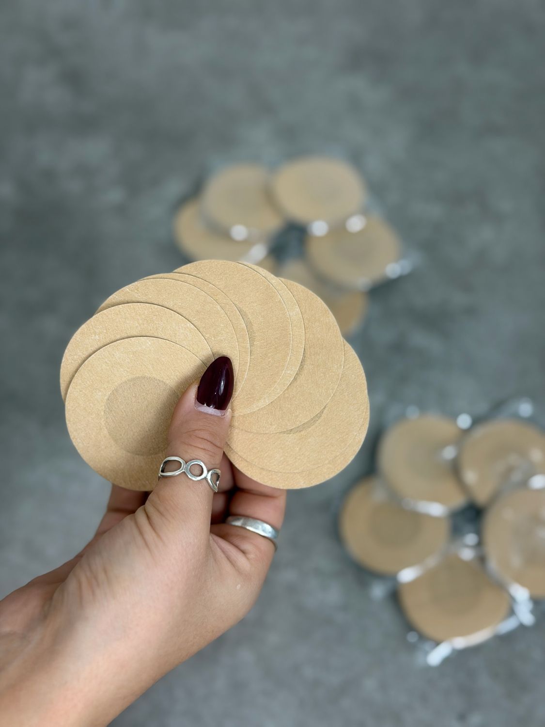 Pezoneras Paquete con 100 paquetitos de 5 pares por mayor ($10 c/u mínimo 100 unidades)