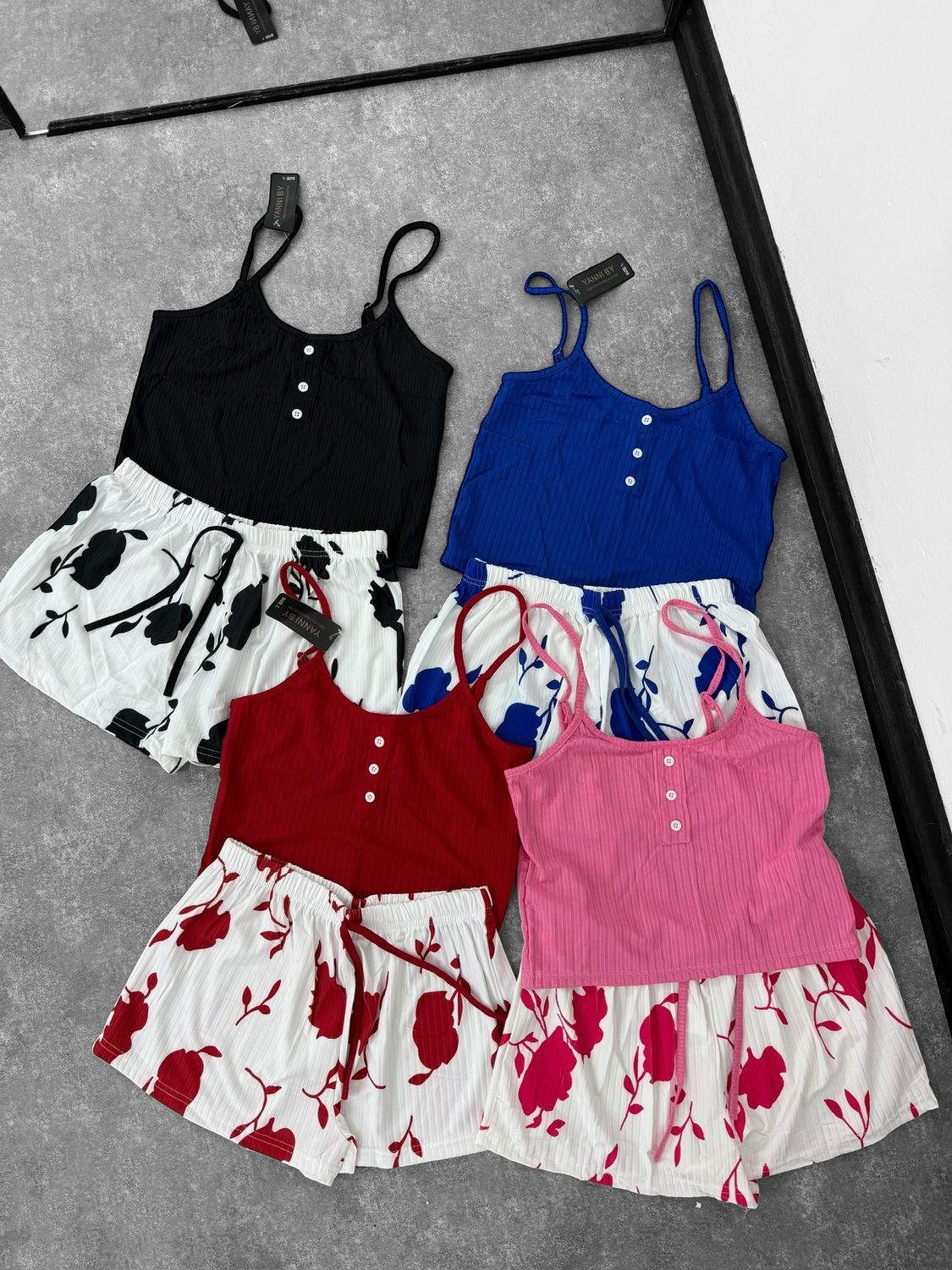 Pijama de top con botones y short