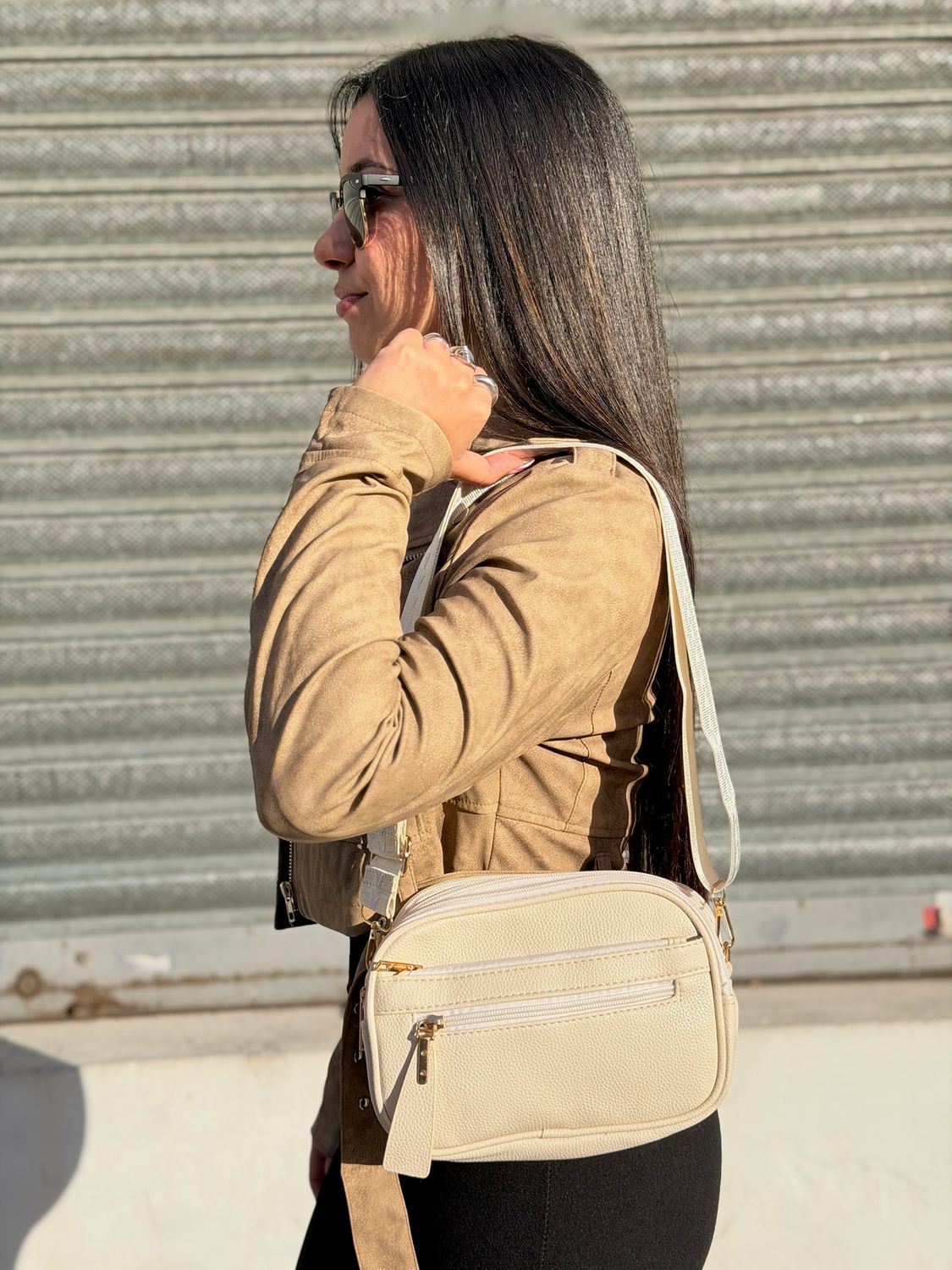 Cartera bandolera con correa por mayor ( Pack de 12 a $ 360 c/u )