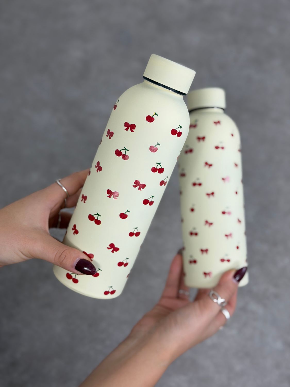 Botella termica con diseño cherry por mayor ( Pack de 12 a $ 290 c/u ) - imagen