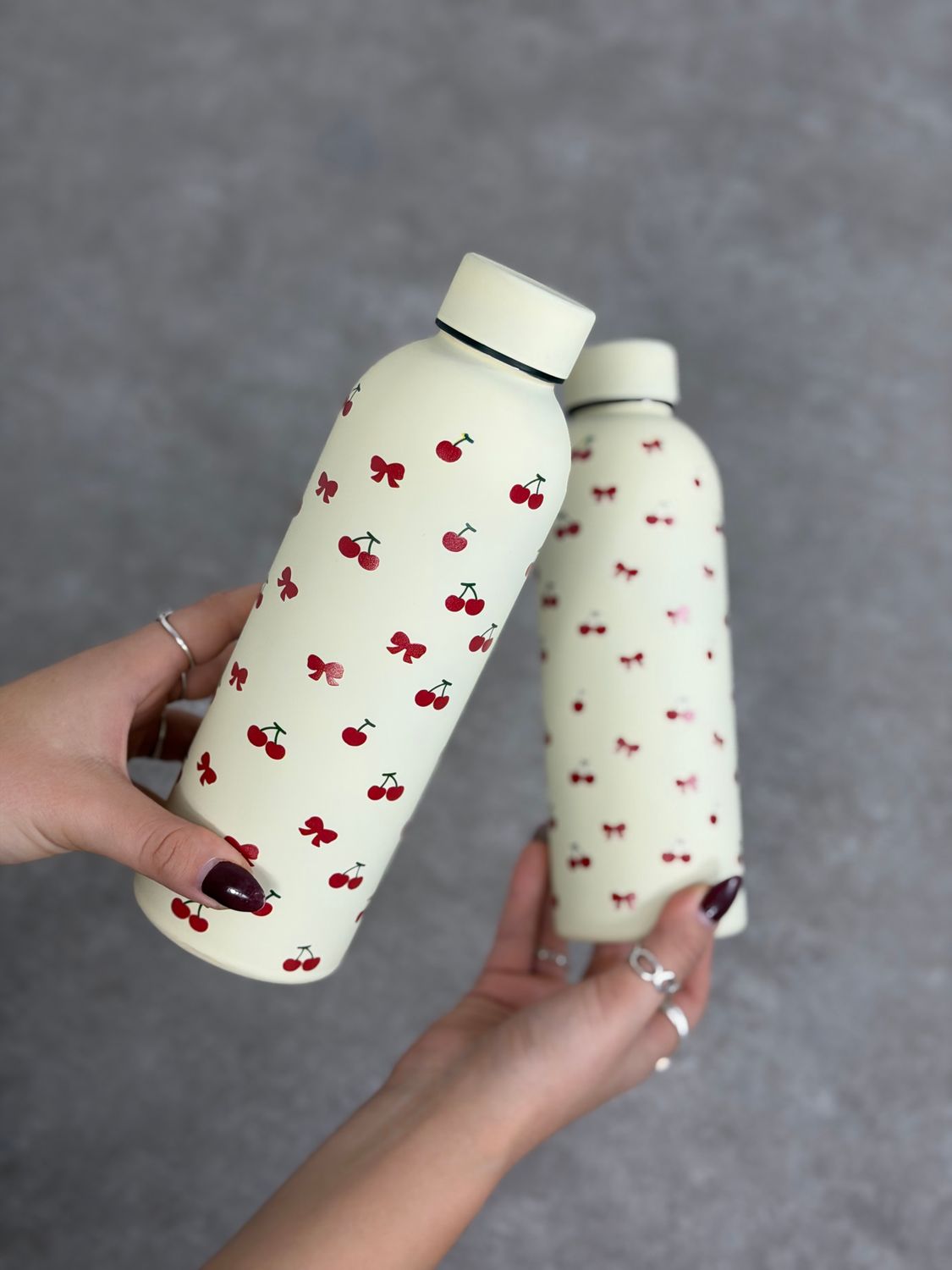 Botella termica con diseño cherry por mayor ( Pack de 12 a $ 290 c/u ) - imagen