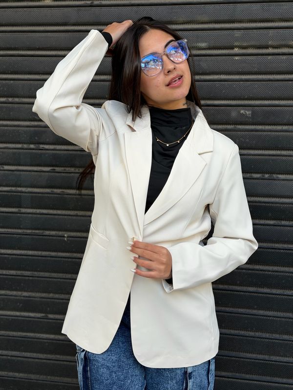 Blazer Elegante Luz por mayor ( Pack de 12 $ 890 c/u ) Blazer Elegante Luz por mayor ( Pack de 12 $ 890 c/u )