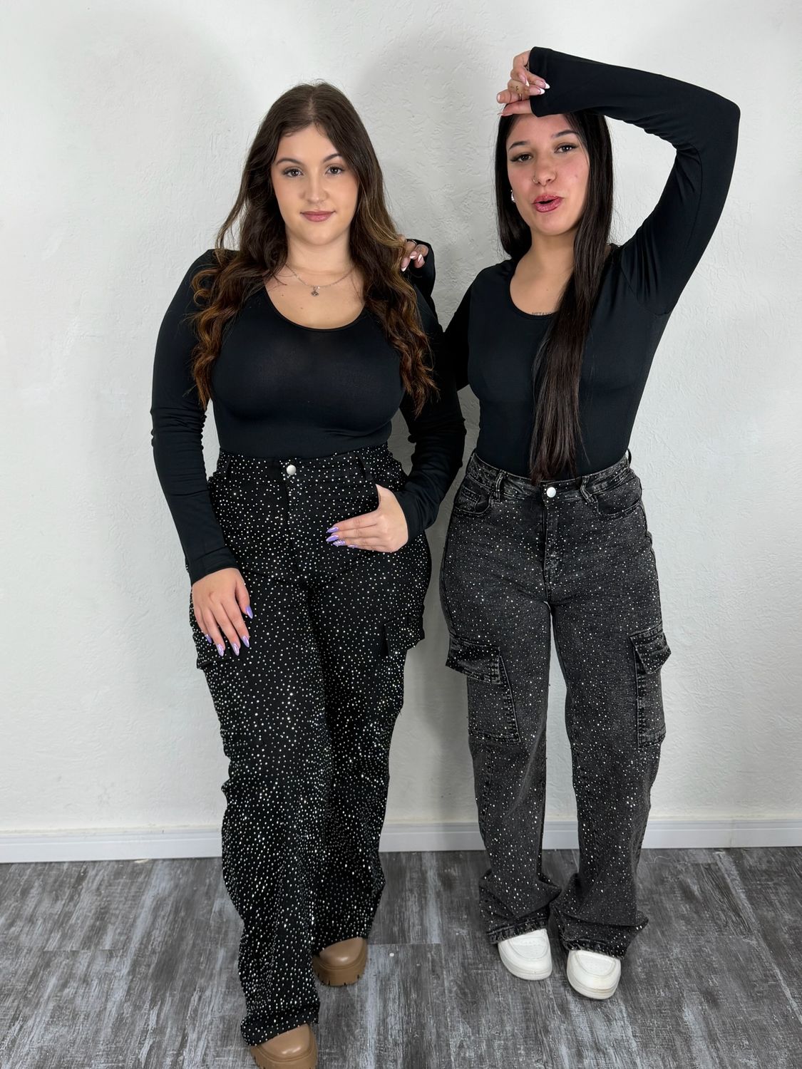 Pantalon de jean cargo con brillitos