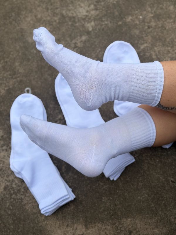 Docena de medias blancas lisas