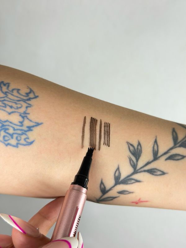 Delineador plumon para cejas y ojos 2 en 1