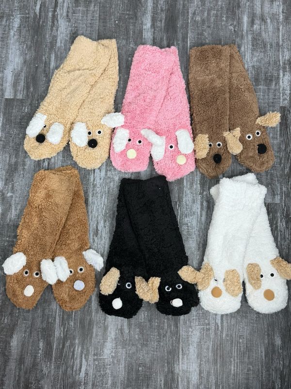 Docena de Medias peluditas de Perrito por mayor ($130 c/u paquete de 12 pares)