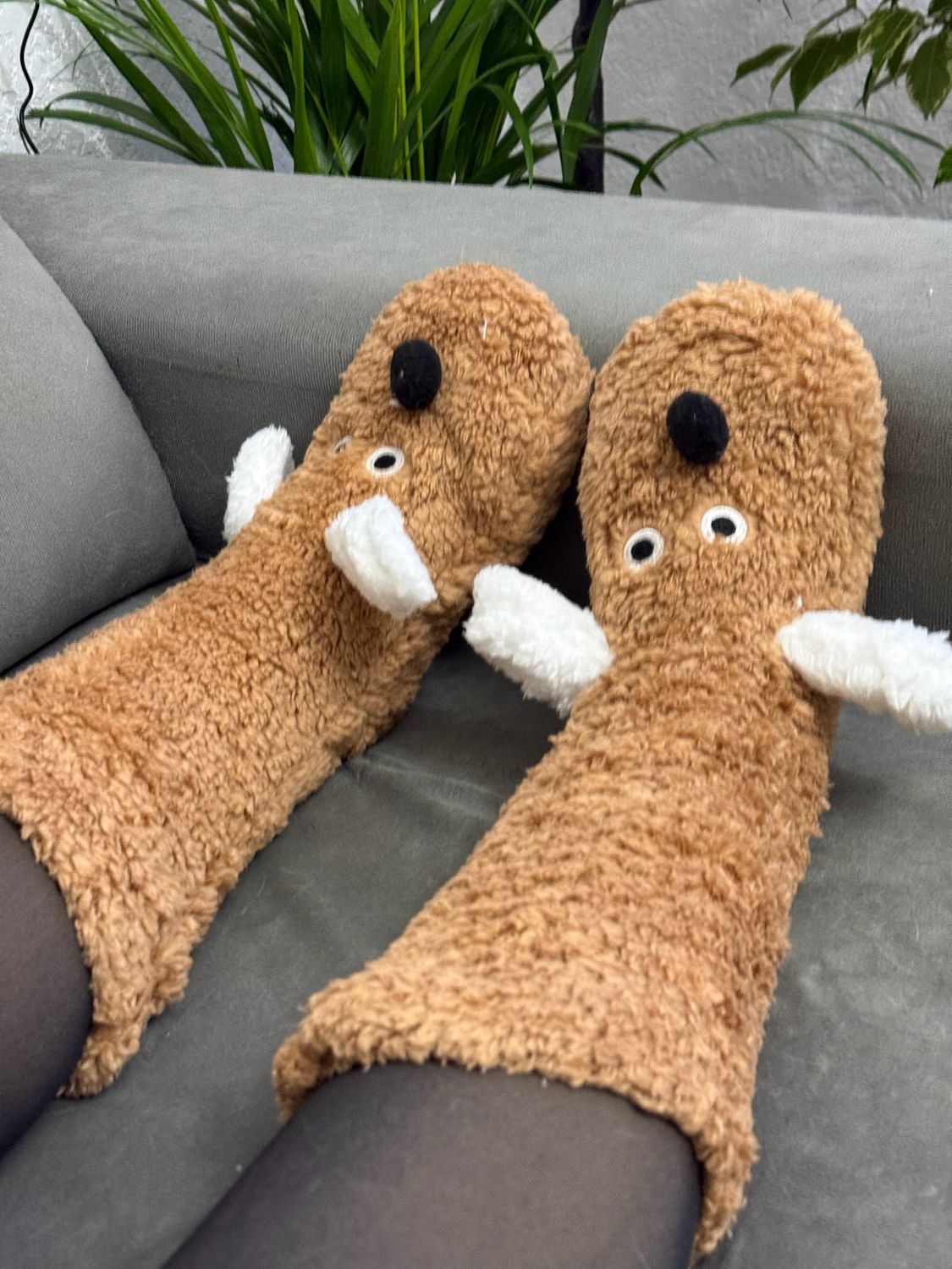 Docena de Medias peluditas de Perrito por mayor ($130 c/u paquete de 12 pares) Docena de Medias peluditas de Perrito por mayor ($130 c/u paquete de 12 pares)