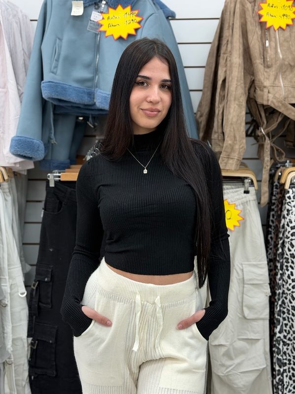 Polera de hilo con detalle en manga Polera de hilo con detalle en manga