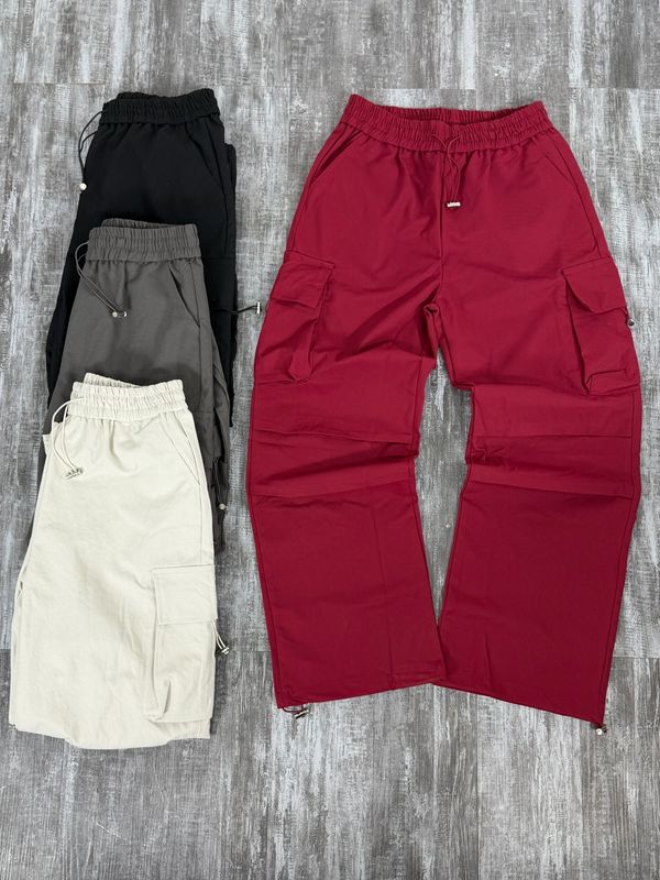 Pantalon cargo deportivo wid leg con cordon ajustable