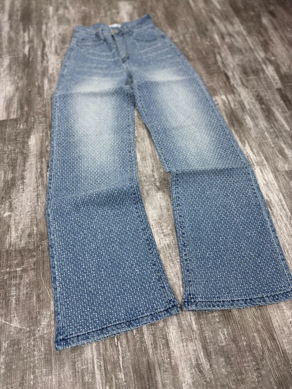 Jean wid leg con brillitos