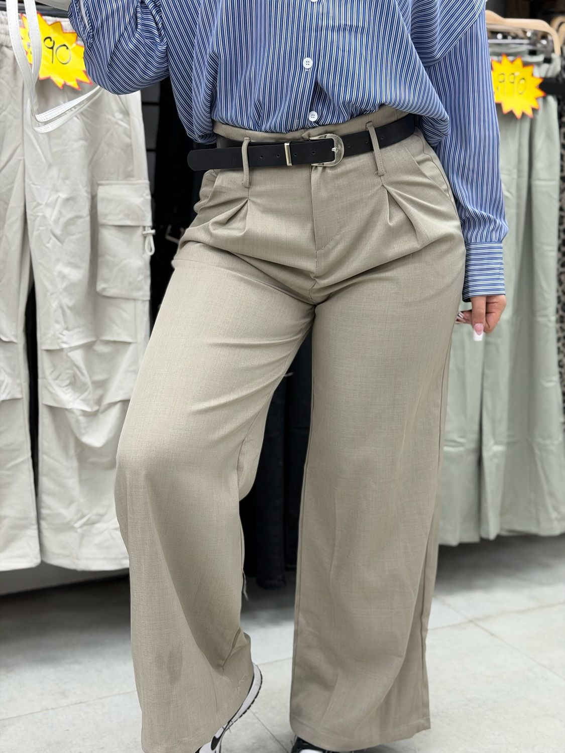 Pantalon wid leg elegante con cinto Pantalon wid leg elegante con cinto