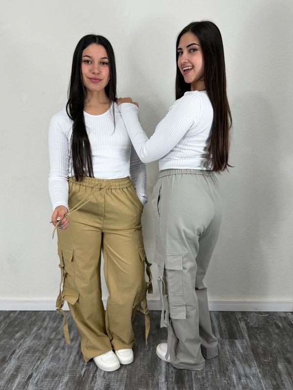 Pantalon cargo deportivo wid leg con cintas
