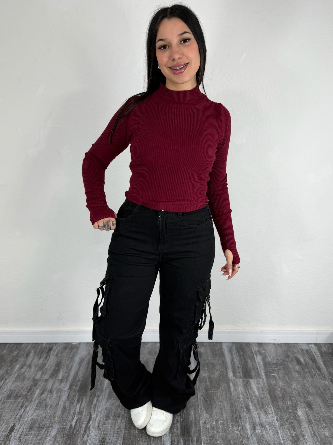 Jean wid leg cargo con cintas Jean wid leg cargo con cintas