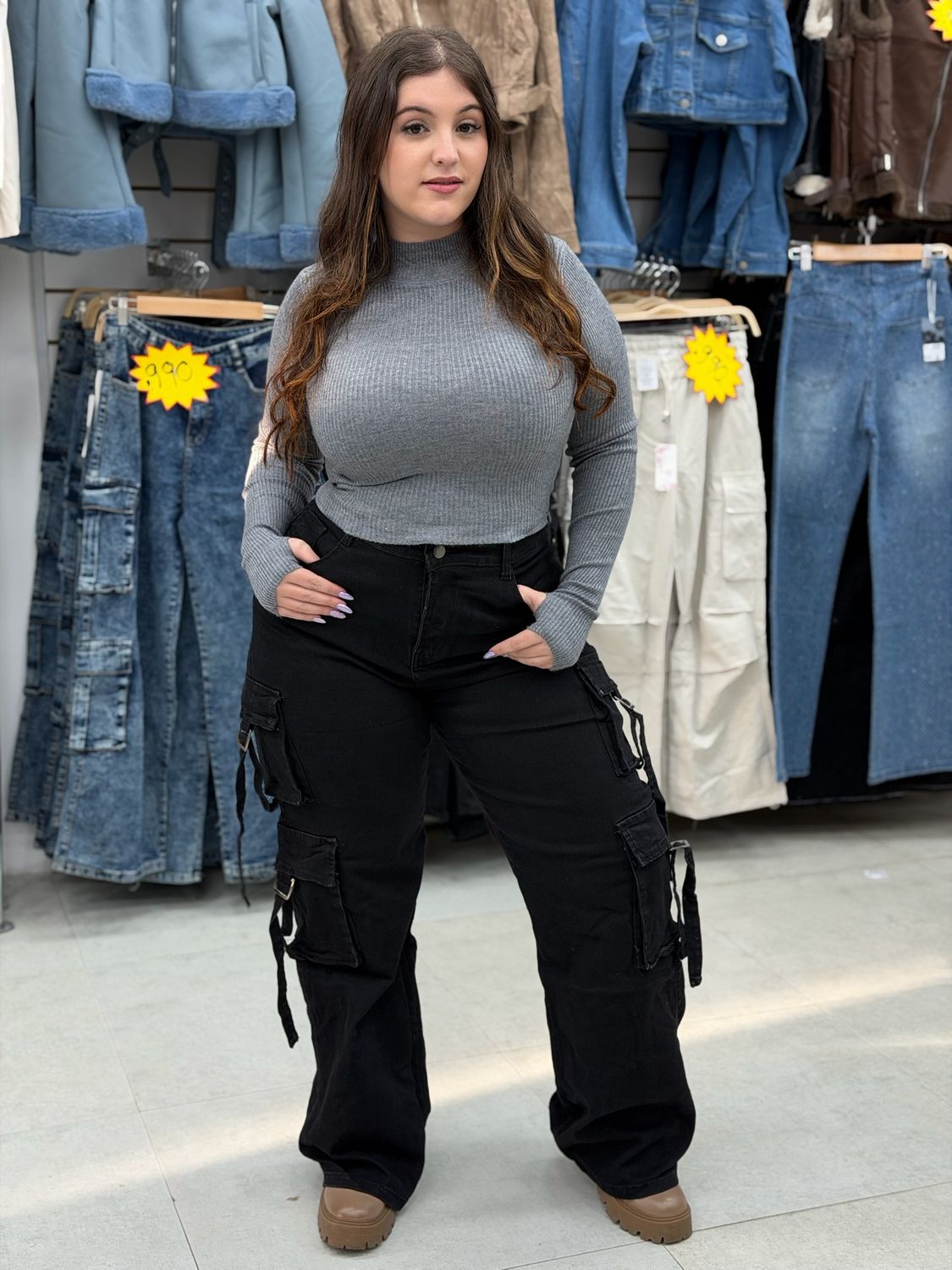 Jean wid leg cargo con cintas Jean wid leg cargo con cintas