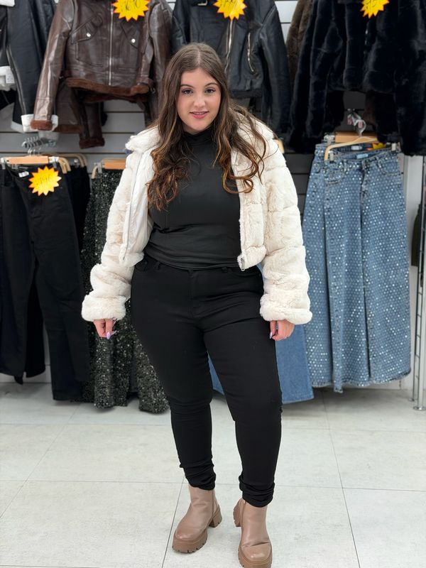 Jean chupin clasico negro