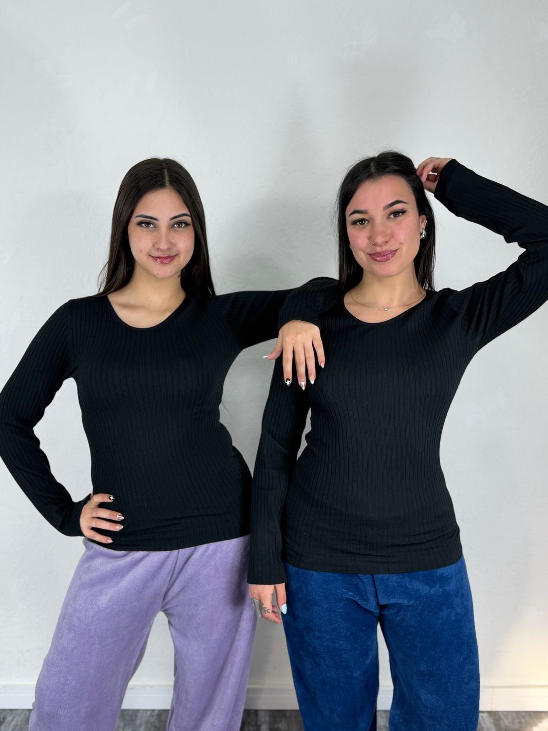 Remera termica morley negra por mayor ($180 c/u paquete mínimo de 12 unidades) Remera termica morley negra por mayor ($180 c/u paquete mínimo de 12 unidades)