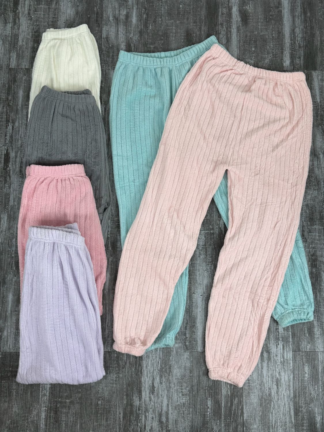 Pantalon de pijama afelpado por mayor ($170 c/u paquete mínimo de 12 unidades)