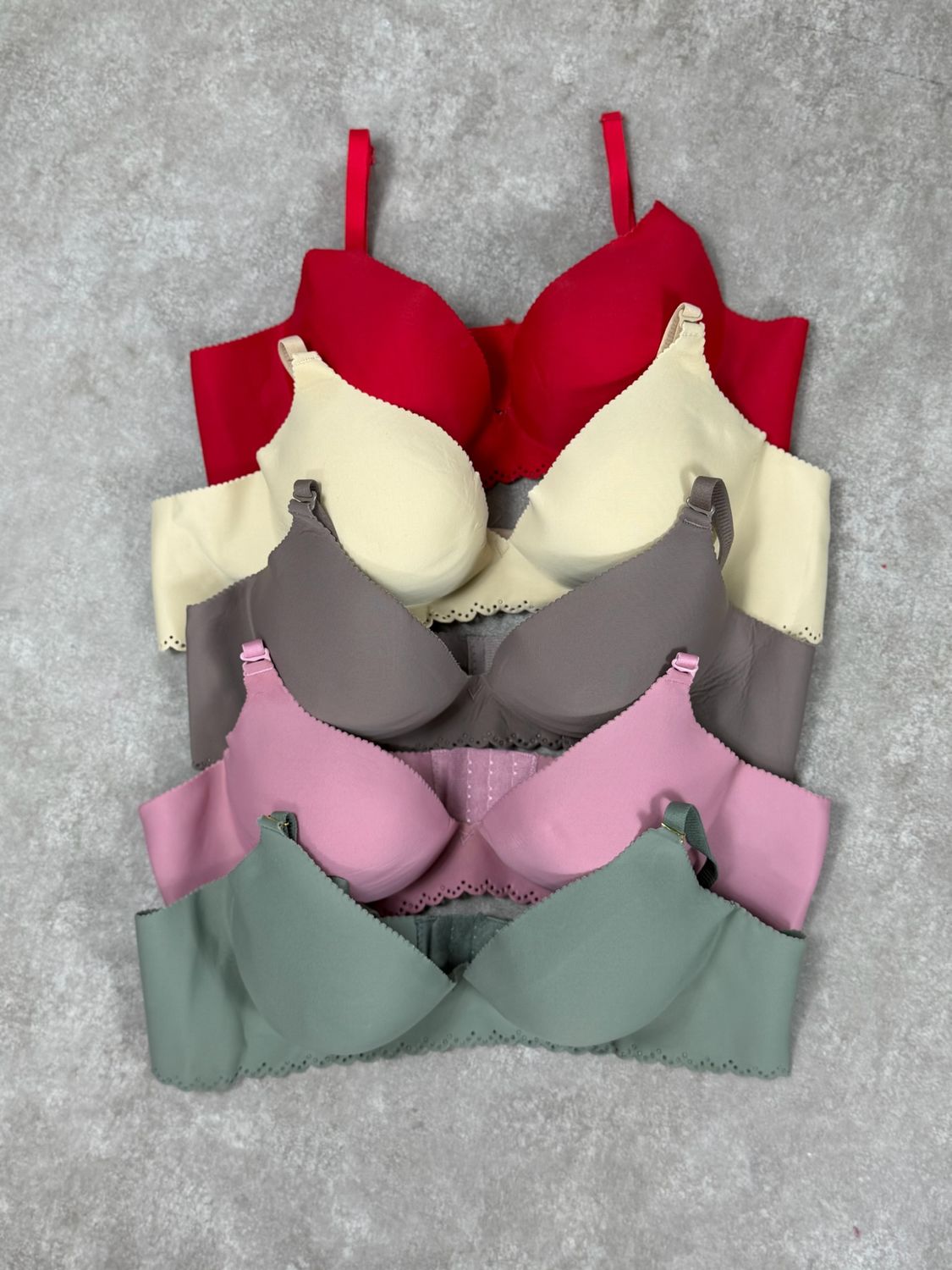 Sutien sin costura por mayor ($130 c/u paquete mínimo de 12 unidades)