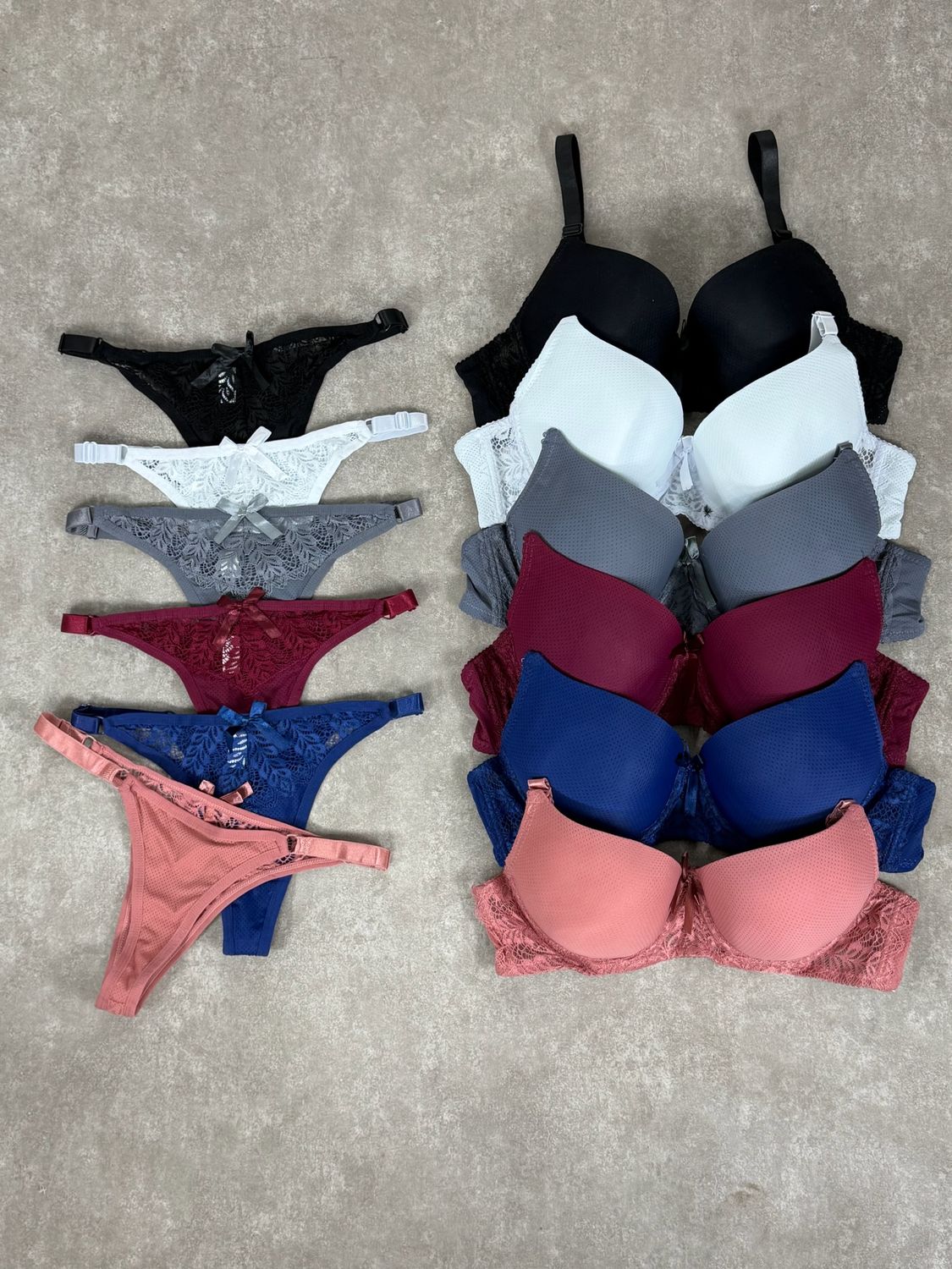 Conjunto de sutien y colaless por mayor ($190 c/u paquete mínimo de 12 unidades)