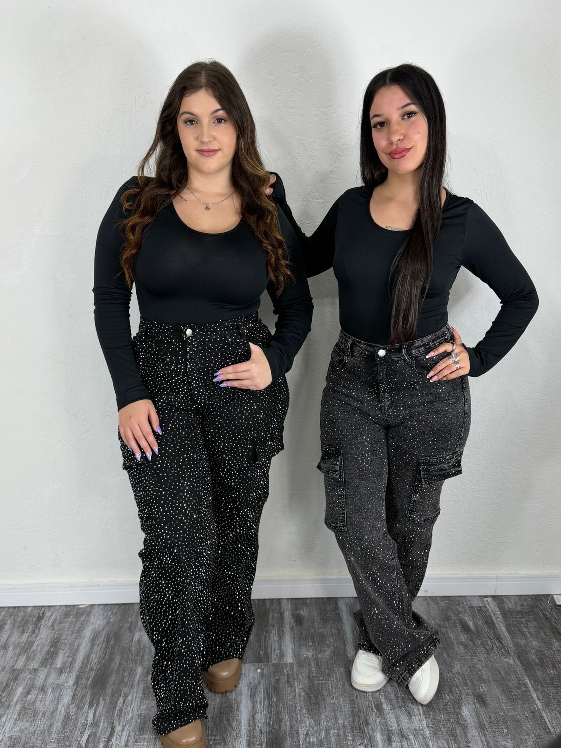 Pantalon cargo con brillitos por mayor ($990 c/u paquete minimo de 12 unidades) Pantalon cargo con brillitos por mayor ($990 c/u paquete minimo de 12 unidades)