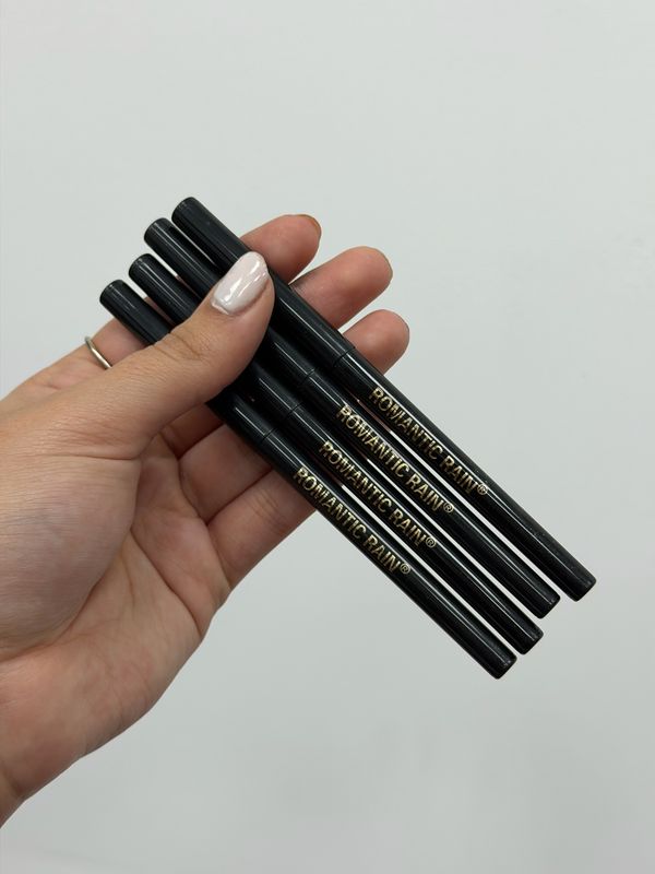Delineador retractil negro