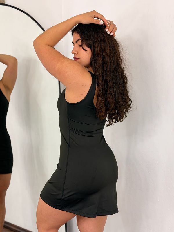Vestido deportivo con short