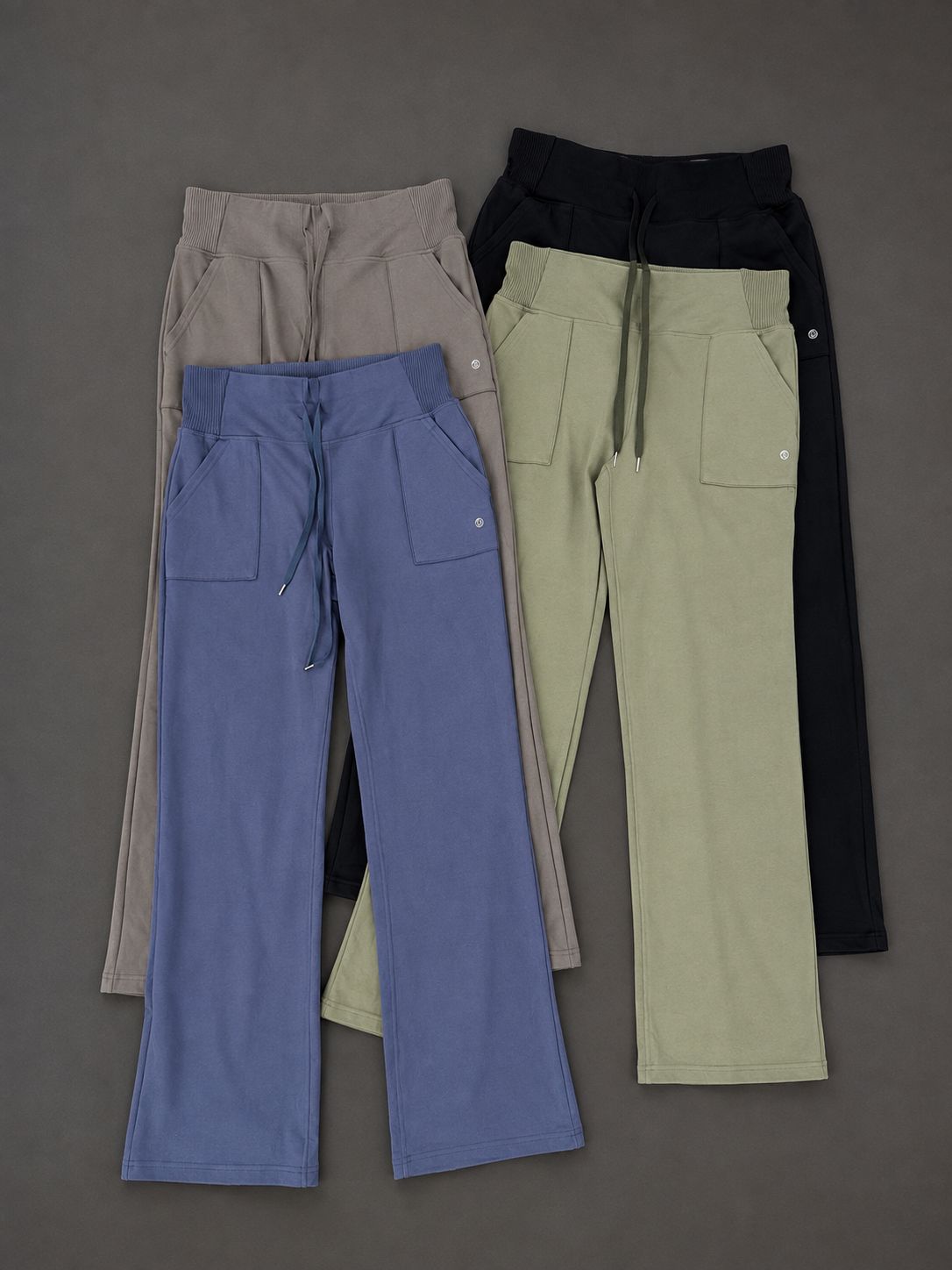 Pantalon calza deportivo con bolsillos