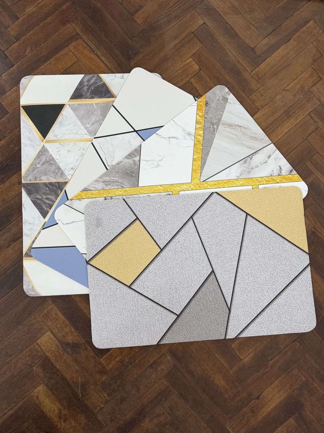 Alfombra, piel de imitacion + base amarilla Medida 40x60cm, grosor 3.5mm