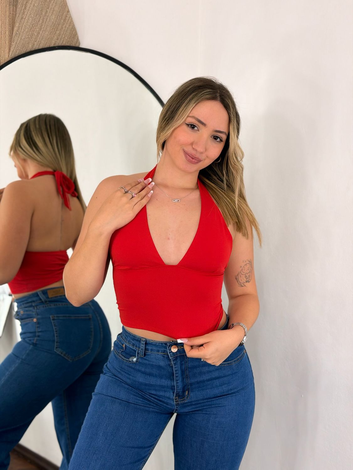 Top con breteles al cuello