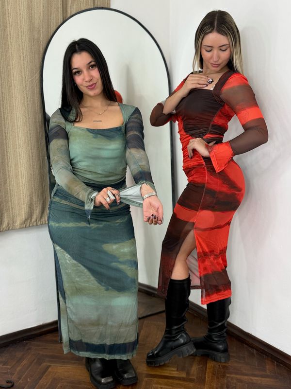 Vestido mangas largas con tul